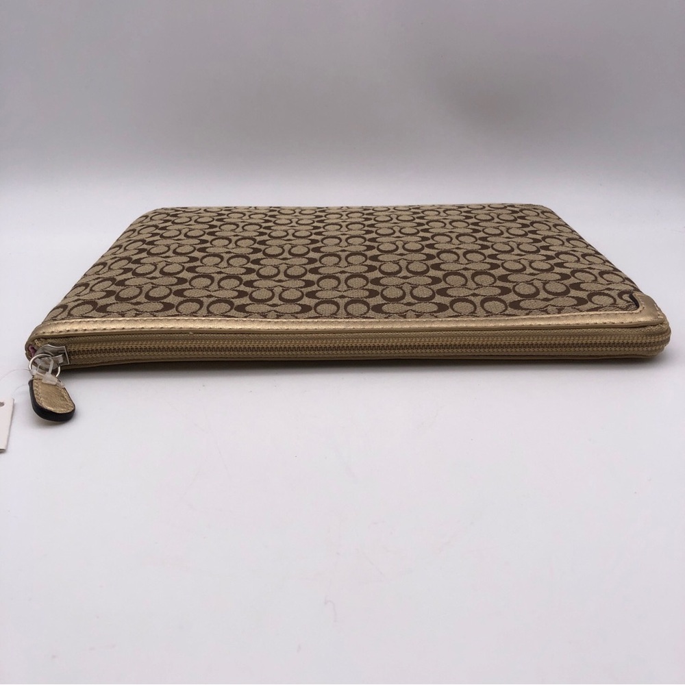 Coach Signature Tablet Ipad Sleeve Bag F61035/￼SV /Khaki￼￼/Metallic￼ - Picture 6 of 9